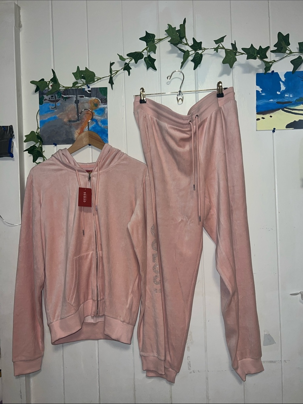 ❤️❤️‍🔥💕Guess Blush Velour Zip Hoodie & Jogger Lounge Set